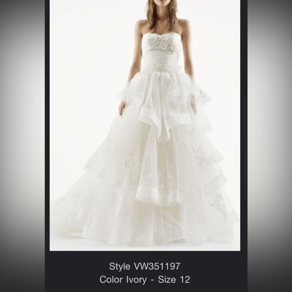 Vera Wang Ivory Wedding Dress